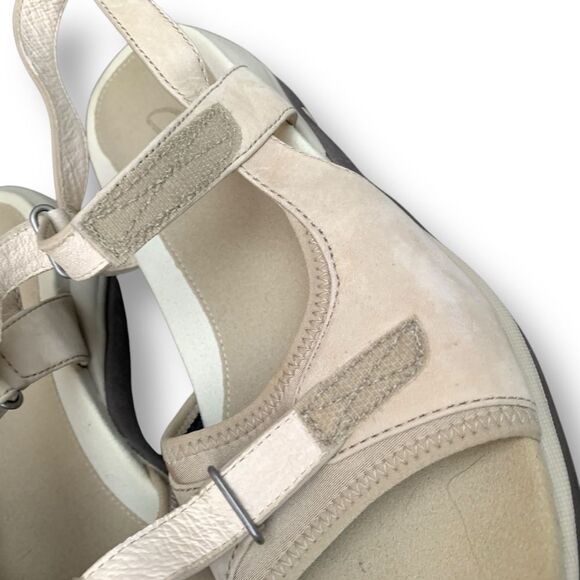 Clarks Women’s Size 8 Springers Beige Strap Comfort Leather Sandals - Picture 10 of 13